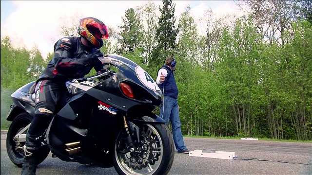 Suzuki GSX 1300R Hayabusa vs GSX R 1000 vs Nissan GT R.
