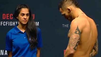 UFC Weigh In young girl Caught Staring at his!!