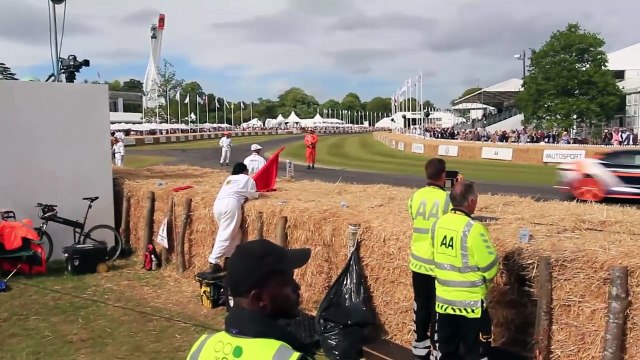 Porsche 918 Spyder Accelerations & Sound On Track