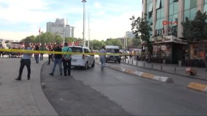 Taksim Meydanı'nda Şüpheli Çanta Alarmı