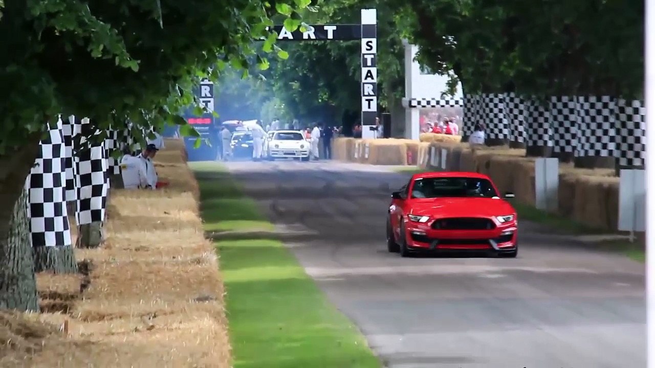 TOP 10 SUPERCARS LAUNCHES & Accelerations