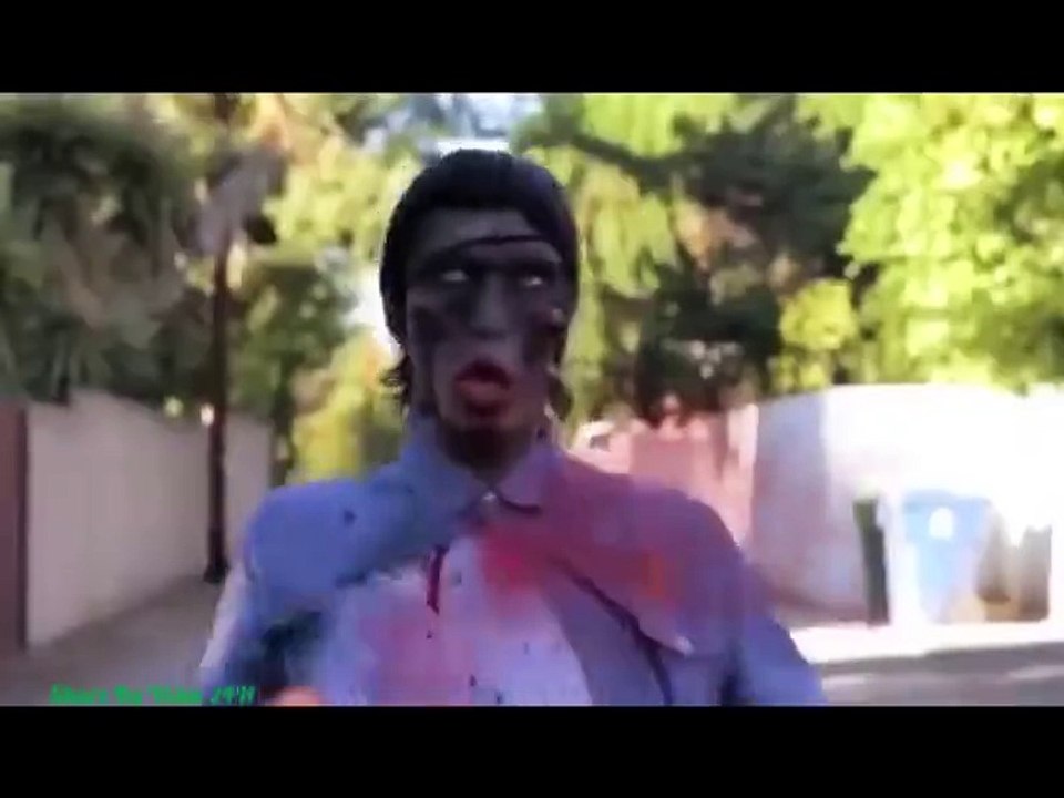 Con Zombie này chắc chắn đã từng ăn thịt Đường Tăng nên nó mới như vậy :v
