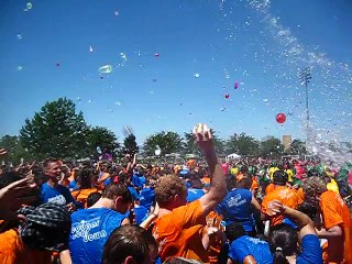 EPIC Water Balloon Fight   World s largest water balloon fight   People are awesome!