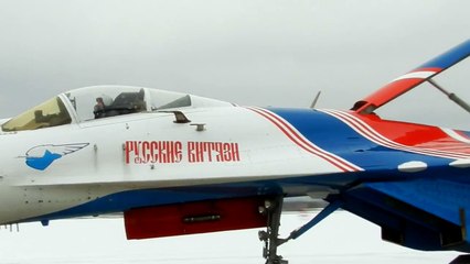Су-27 Борт 04 АГВП "Русские витязи" на РД после посадки