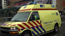Ambulance 17-153 met spoed naar een Melding in Rotterdam  met spoed naar het EMC