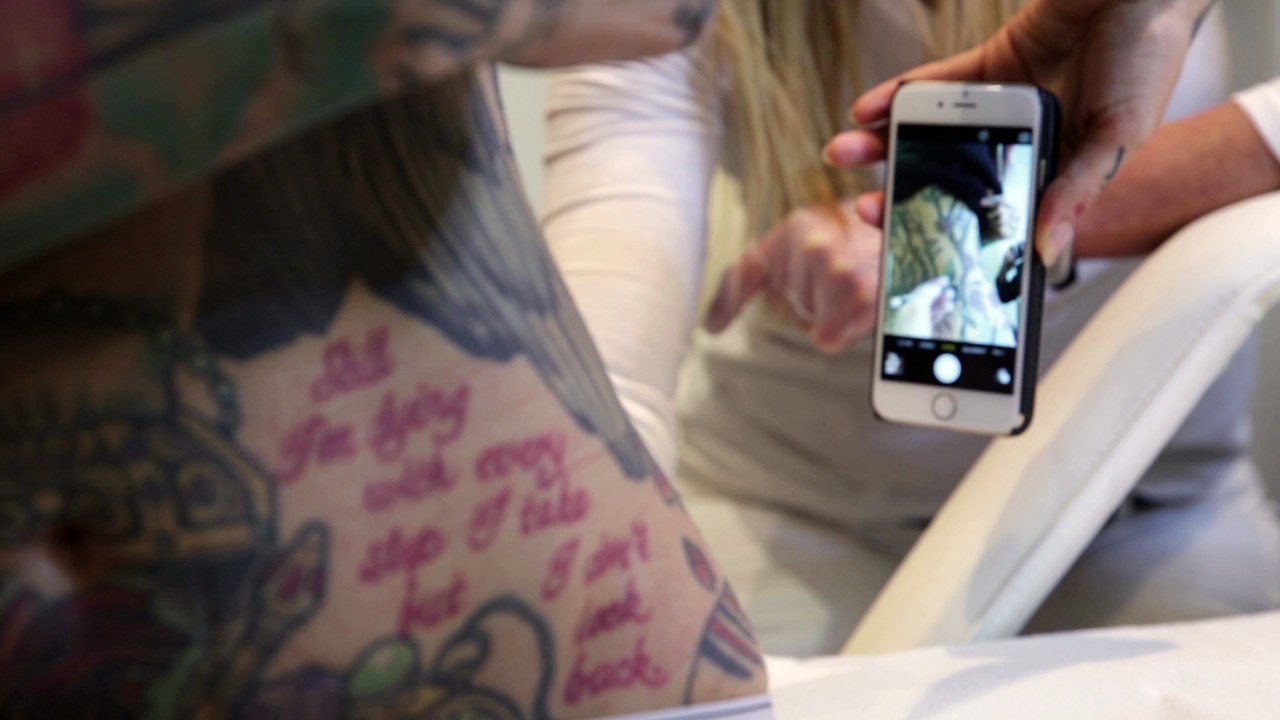 Jennifer Weist bei der Tattooentfernung - Ein Einblick hinter die Kulissen