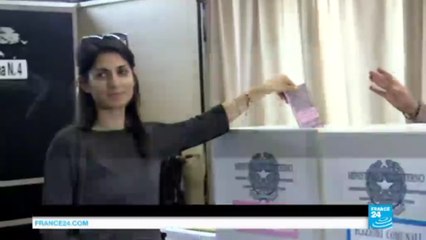 Italie : Virginia Raggi du mouvement populiste m5s en tête au 1er tour des municipales à Rome