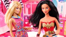 WONDER WOMAN Visits BARBIE and her Very Messy House | Barbie SUPERHERO Edssdoes