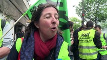 Manifestation devant le siège de la SNCF