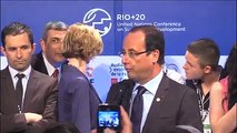 J. Auxiette remets la déclaration des collectivités locales pour Rio   20 au Chef de l'Etat