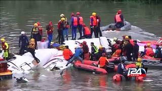 TransAsia crashes in Taipei killing 25