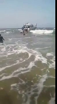 El gobernador del estado Vargas, García Carneiro, casi se ahoga y así lo captaron