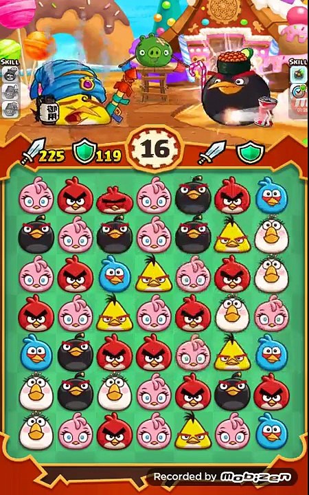 ANGRY BIRDS FIGHT . 2 MONȘTRI CU TORT PE CAP .