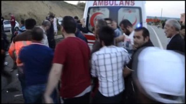 Sakarya Ambulans Takla Attı: 1 Ölü, 4 Yaralı