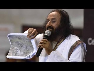 Video herunterladen: Sri Sri Ravi Shankar says Malala Yousafzai didn't deserve a Nobel Prize