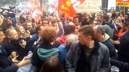 Loi travail : Emmanuel Macron cible de jets d'oeufs