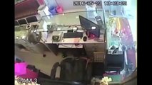 Jewellery shop robbed by monkey in southern India