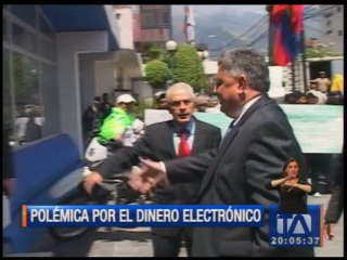 Pugna por el dinero electrónico