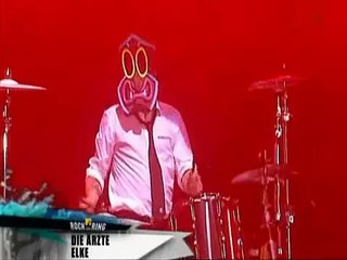 Die Ärzte - Rock Am Ring 2007 - Teil 19.mp4