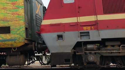 SRC WAP4 With Howrah Yesvantpur Duronto
