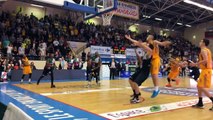 Evreux va en finale de Pro B grâce à un panier surprenant au buzzer de derrière la planche
