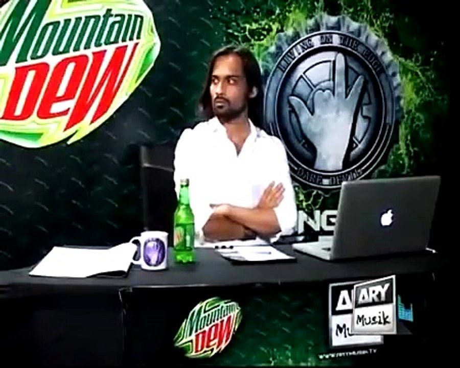 Kissing with snake living on the edge Waqar Zaka Show