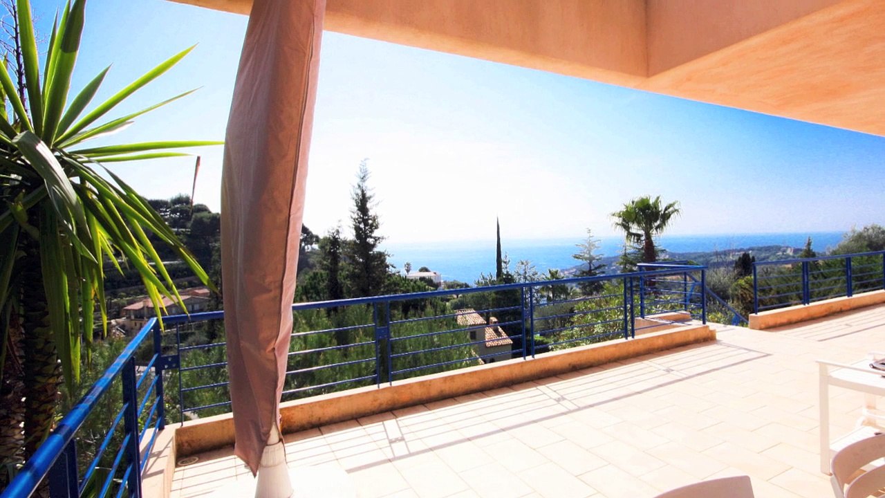 A VENDRE Villa contemporaine - Villefranche Sur Mer 06230 - Castellet - 175 m2