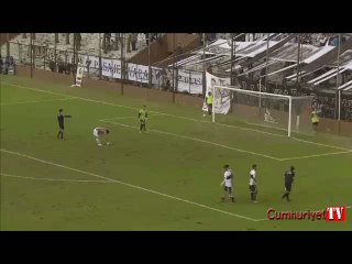 Rakip tribüne giren taraftara öldüresiye dayak atıp çırılçıplak soydular