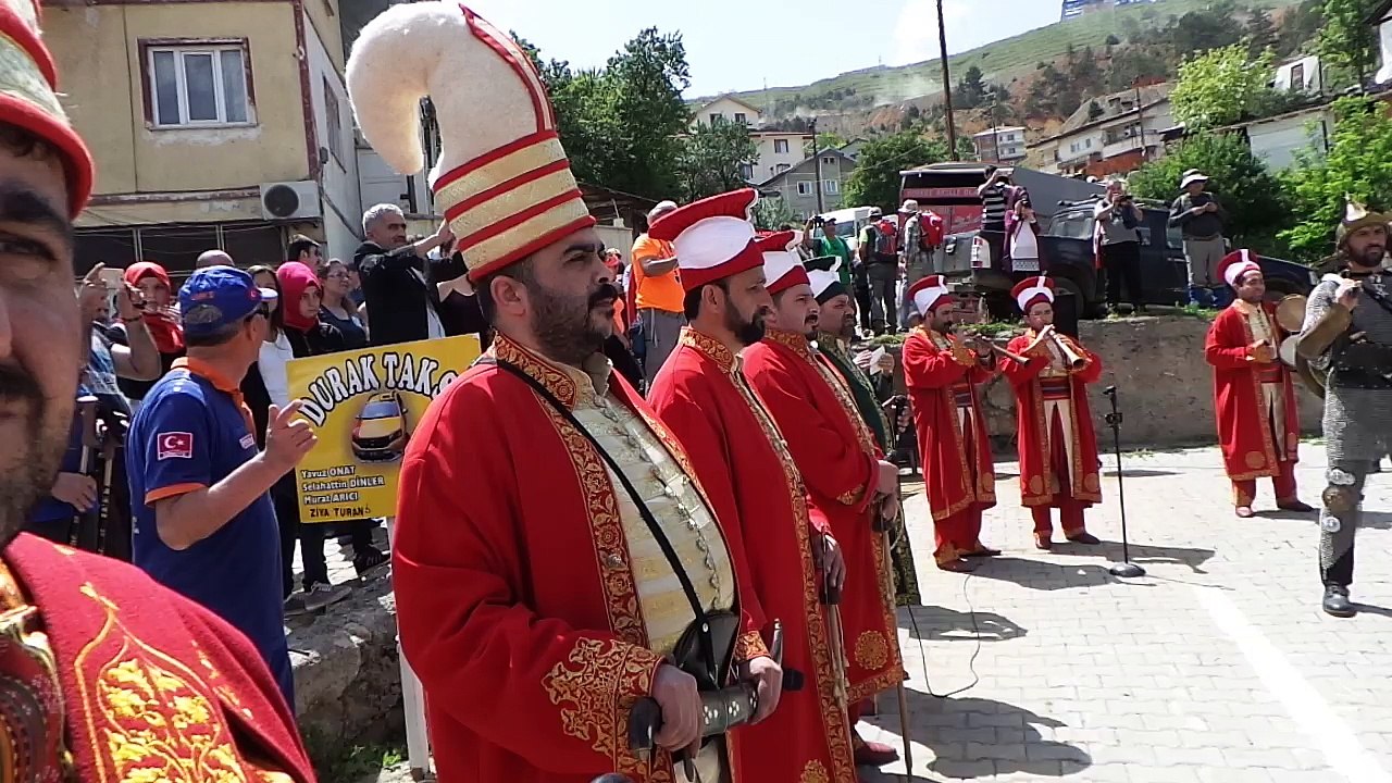(küre-i nüsah) Yürekler kabarık mehter marşı