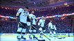 Metallica joue l'hymne américain sur la patinoire avant un match de Hockey sur Glace