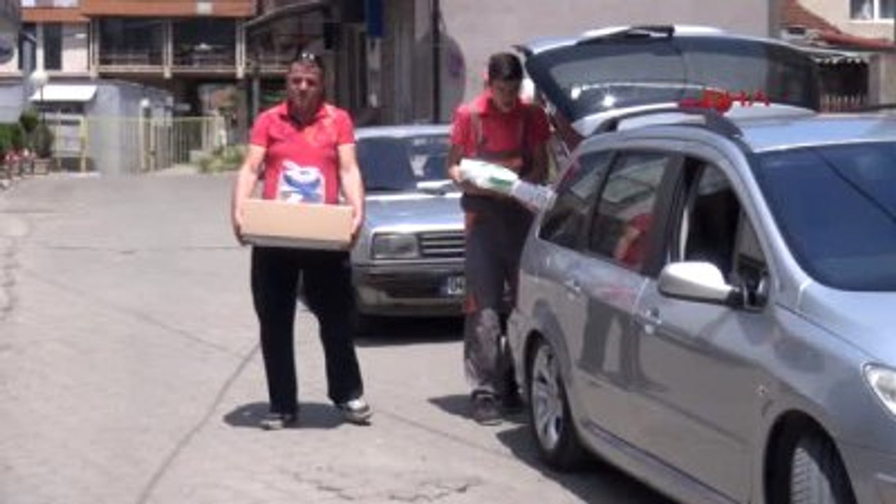 Kosovalı Esnaftan İhtiyaç Sahibi Ailelere Ramazan Yardım Paketi Dağıtıldı