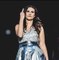Laura Pausini, dito medio a San Siro: Simili Tour inizia tra le polemiche