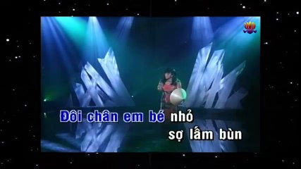 Karaoke  Em Đi Trên Cỏ Non - Hương Lan
