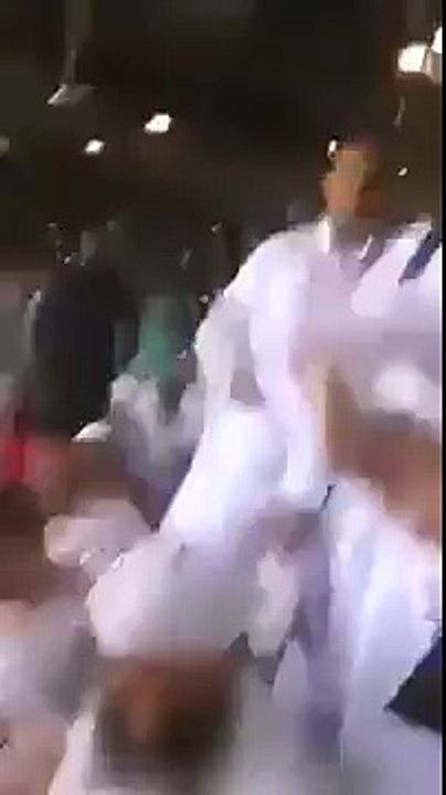 SUBHANALLAH! ČUDO U MEKKI. NAKON PRVE TERAVIJE, ČOVJEK KOJI JE BIO SLIJEP JE PROGLEDAO (VIDEO)