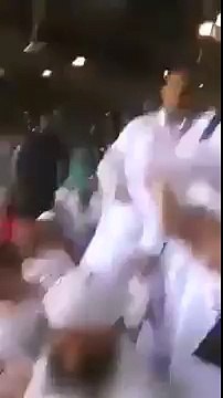 SUBHANALLAH! ČUDO U MEKKI. NAKON PRVE TERAVIJE, ČOVJEK KOJI JE BIO SLIJEP JE PROGLEDAO (VIDEO)