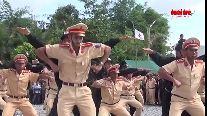 500 cán bộ chiến sĩ diễn tập cứu nạn, cứu hộ đường thủy