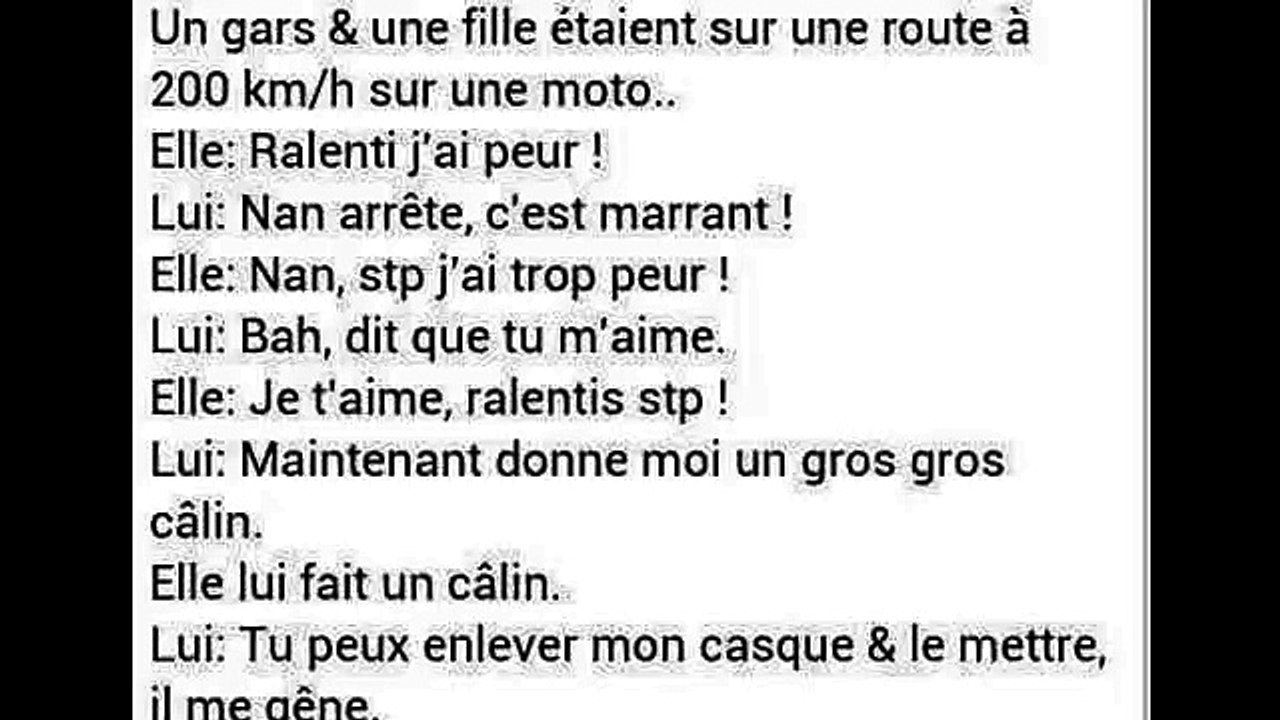 Un gars et une fille en moto