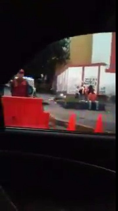 Así amanecieron las salidas de la estación Teatros