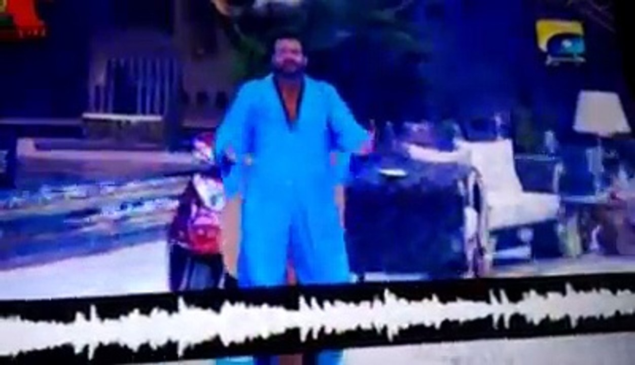 Once Again AMIR LIAQUT insulting Tahir shah In...