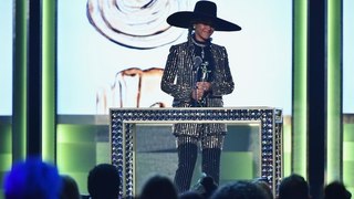 Beyoncé Accepts CFDA Fashion Icon Award