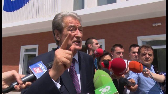 LULZIM BASHA MBLEDH GRUPIN PARLAMENTAR, I PARALAJMERON PER RRJEDHJEN E VOTAVE LAJM mpg