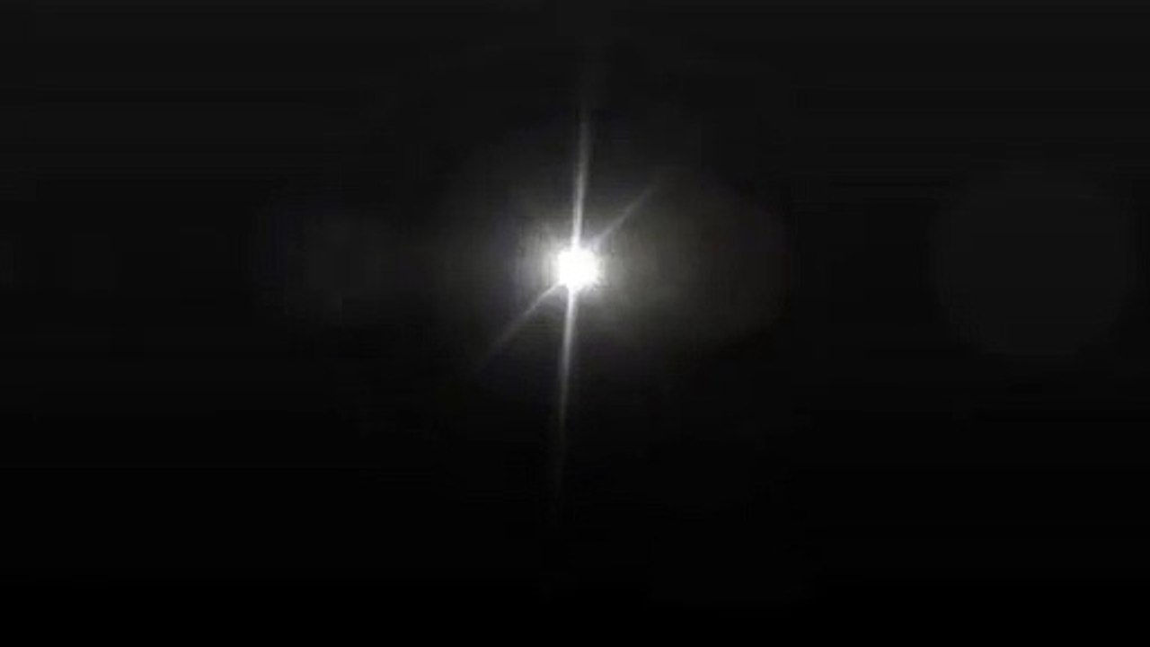 Un -dragon- naît au fond d'une grotte  - Dailymotion