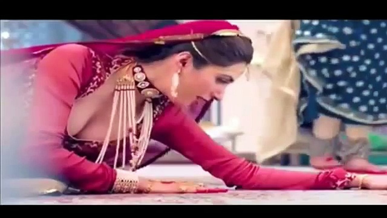 Iman Ali Ful Hot Cleavage in new song (Mah-e-Mir)2016