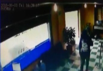 En video de seguridad se ve como operaban supuestos asaltantes