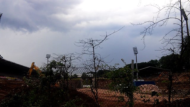 Dunkle Wolken über dem Ludwigspark