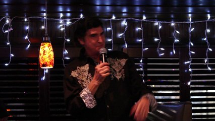 Gary Abbott sings 'A Little Less Conversation' Marlowes Jan 2016 Memphis