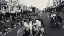 Senangnya Syahnaz Sadiqah & Jeje Govinda Naik Becak Motor di Jalan Malioboro Yogyakarta