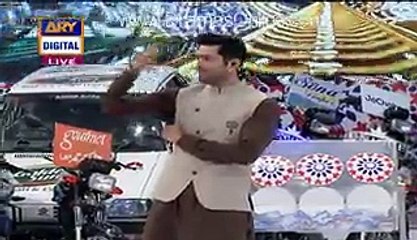 See What Fahad Mustafa Said To This Lady