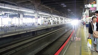 大宮駅17番線山形新幹線つばさ号入線