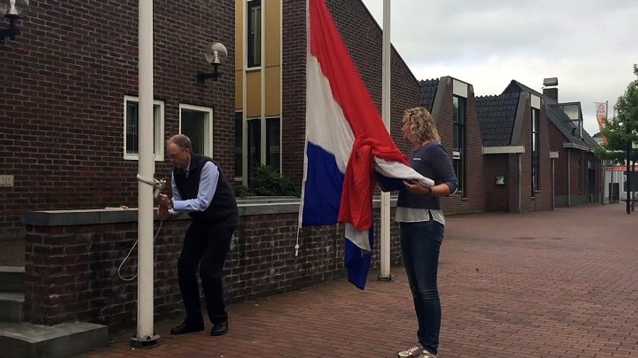 Burgemeester Kor Dijkstra van Grootegast overleden - RTV Noord